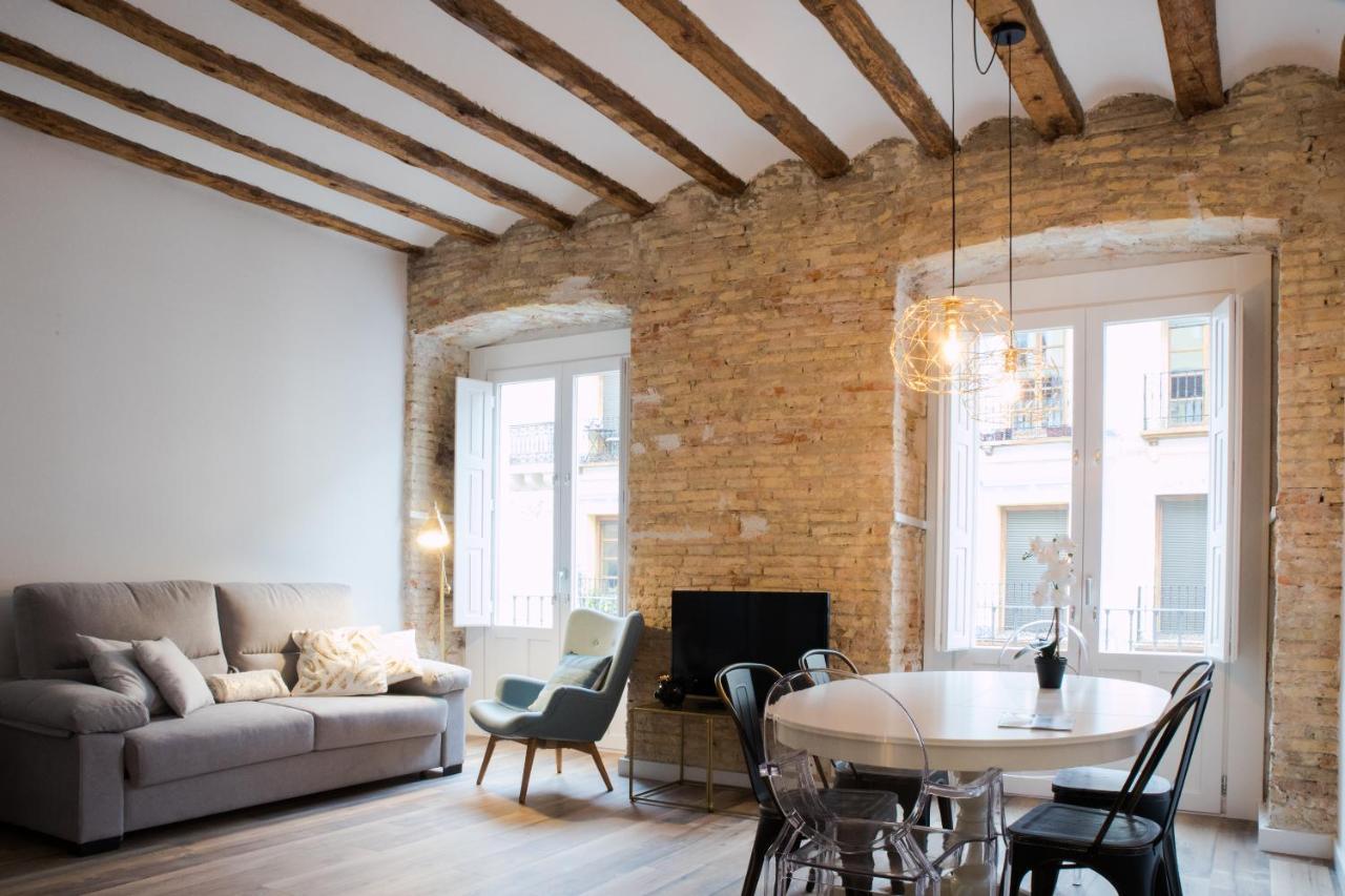 Apartamentos Almada Zaragoza Bagian luar foto