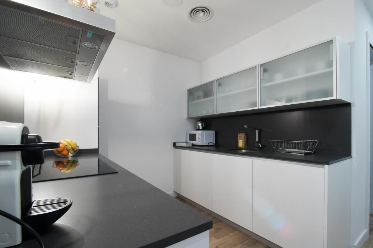 Apartamentos Almada Zaragoza Bagian luar foto