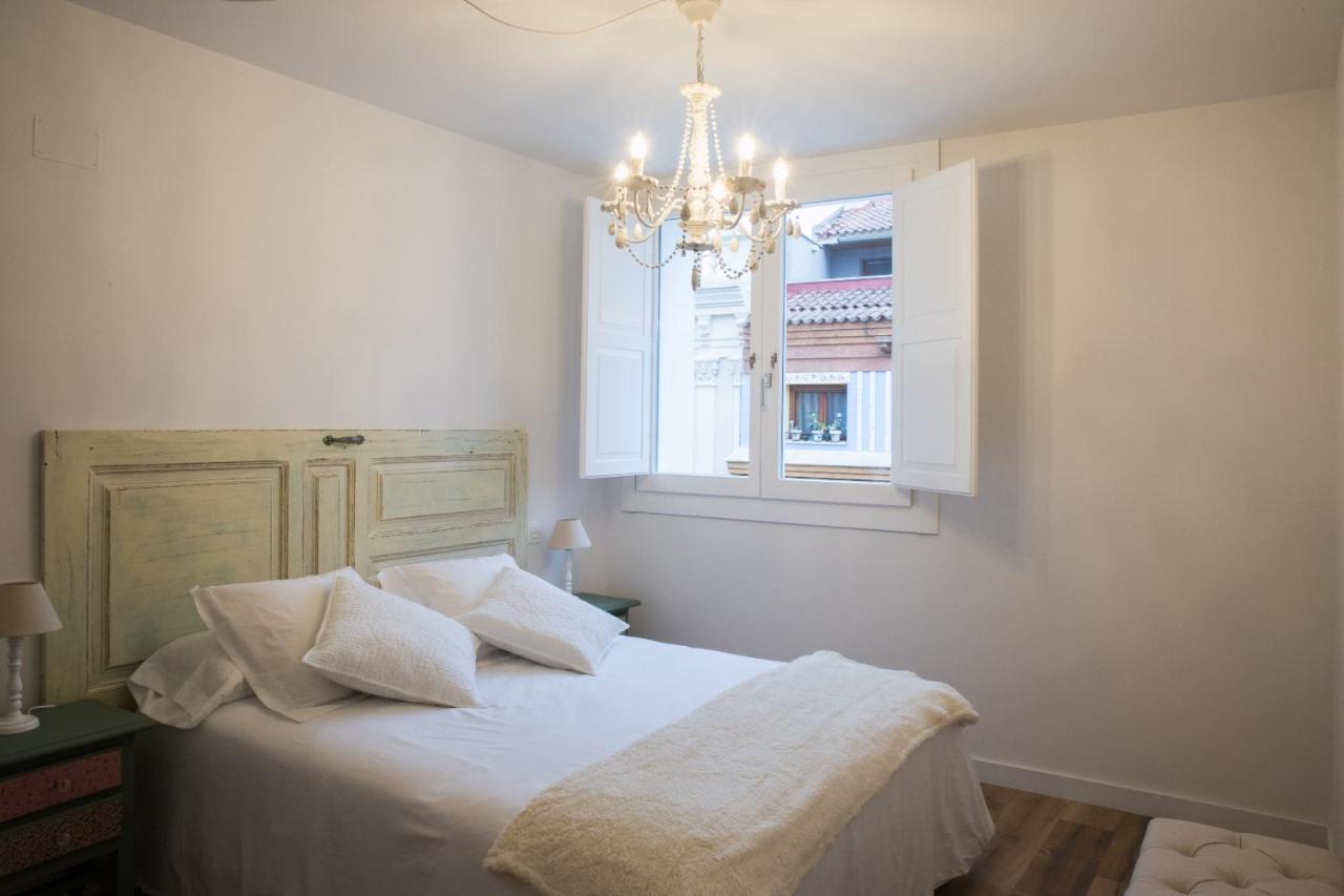 Apartamentos Almada Zaragoza Bagian luar foto