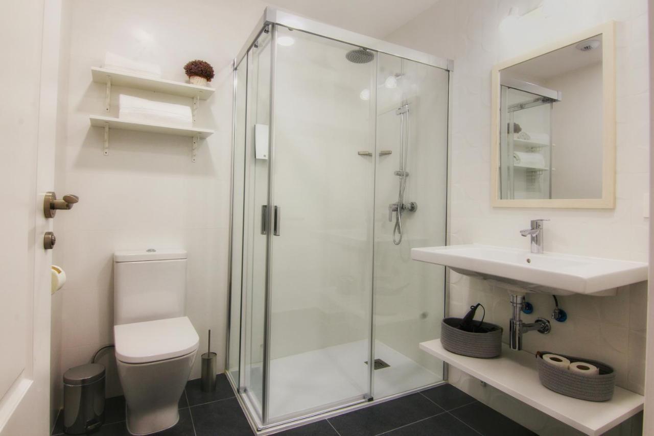 Apartamentos Almada Zaragoza Bagian luar foto