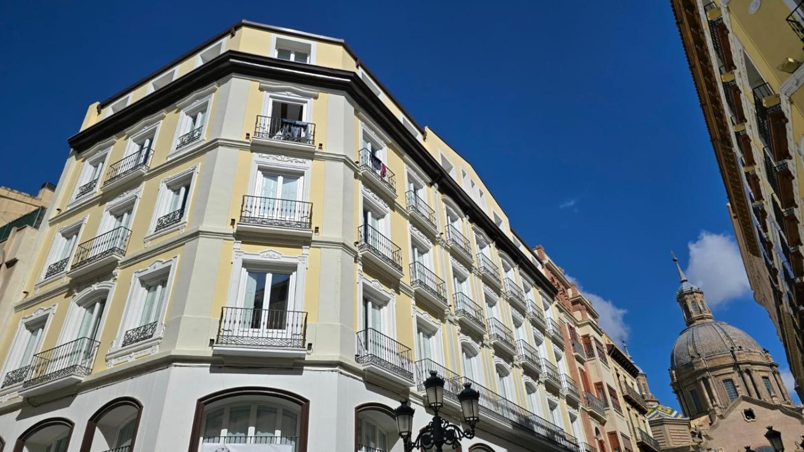 Apartamentos Almada Zaragoza Bagian luar foto