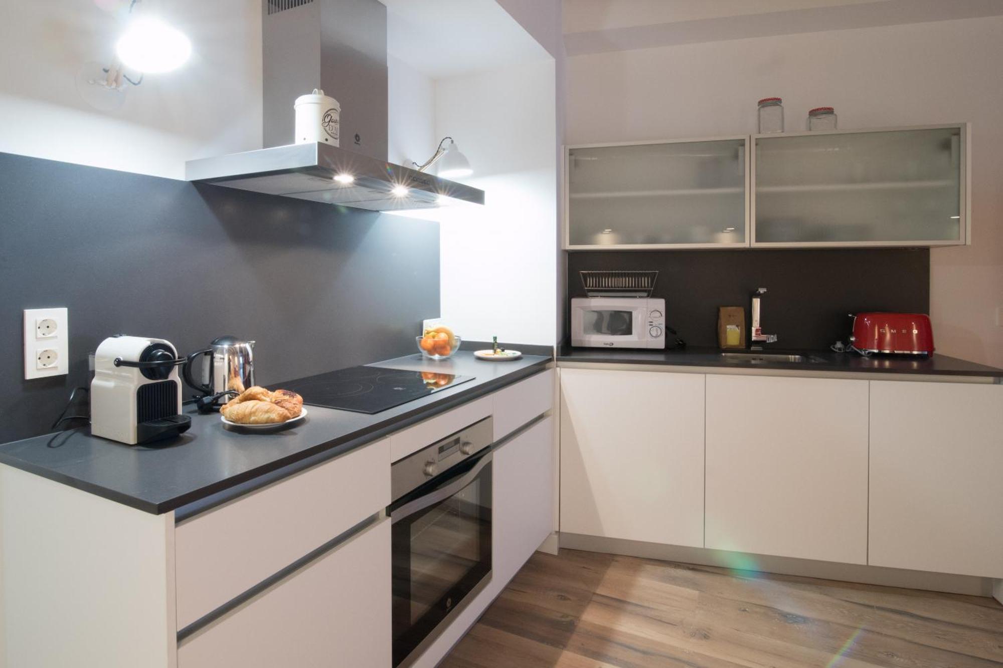 Apartamentos Almada Zaragoza Bagian luar foto