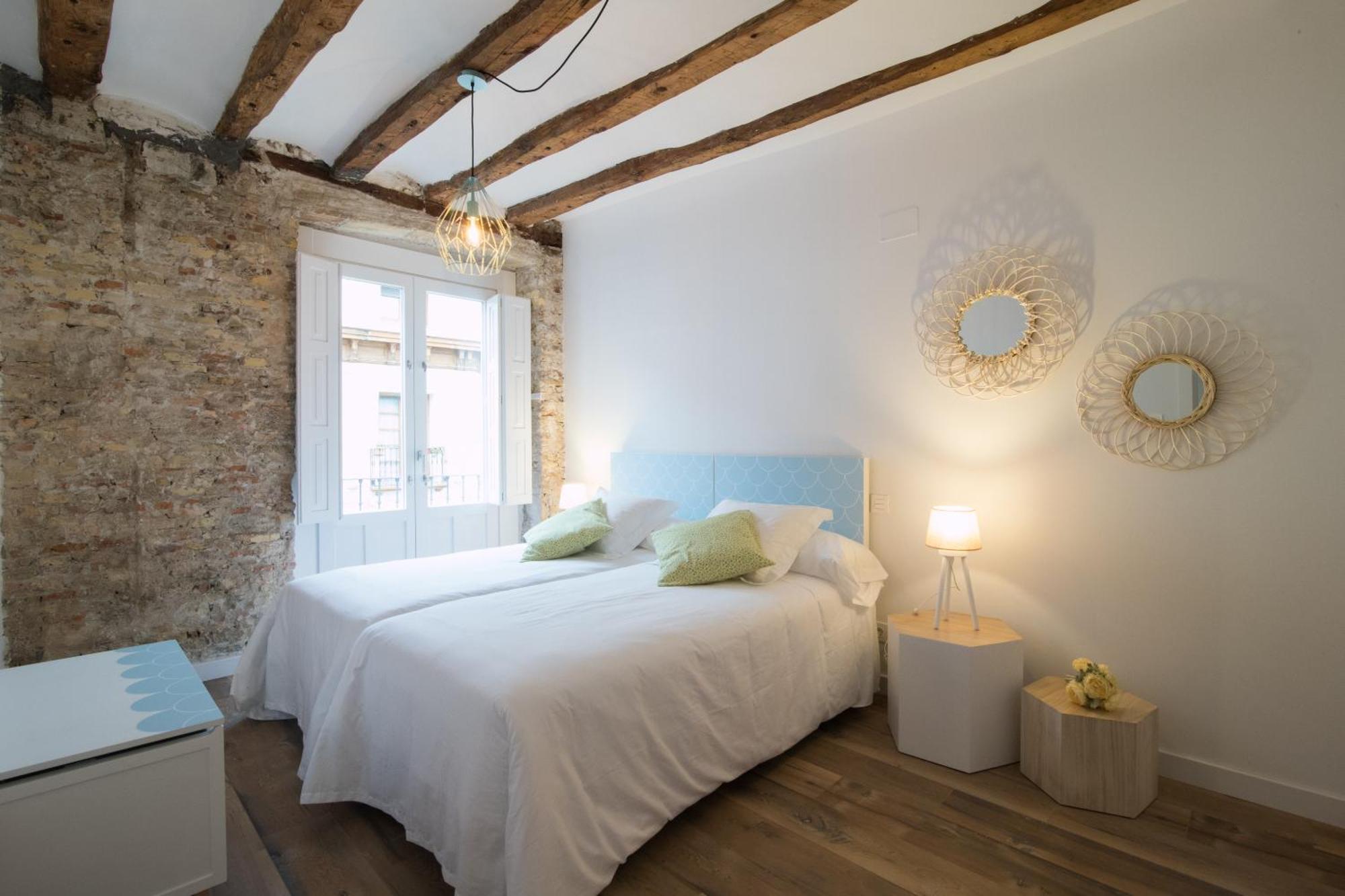 Apartamentos Almada Zaragoza Bagian luar foto