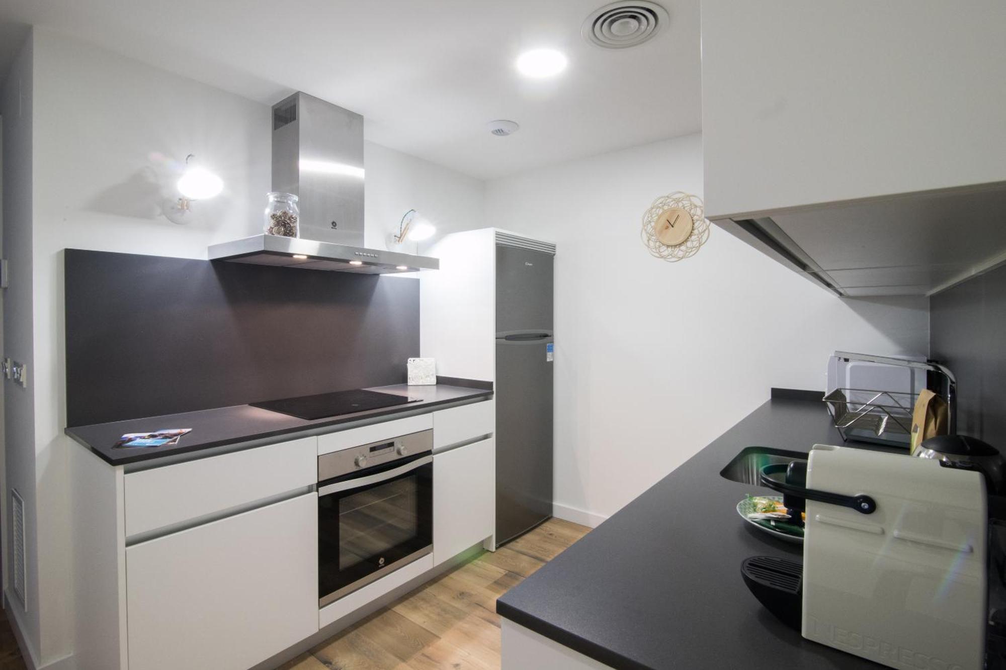 Apartamentos Almada Zaragoza Bagian luar foto