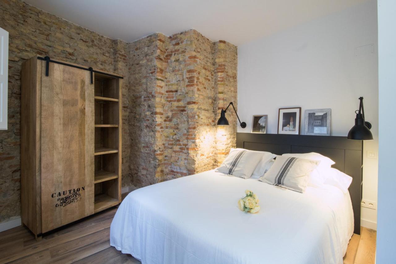 Apartamentos Almada Zaragoza Bagian luar foto