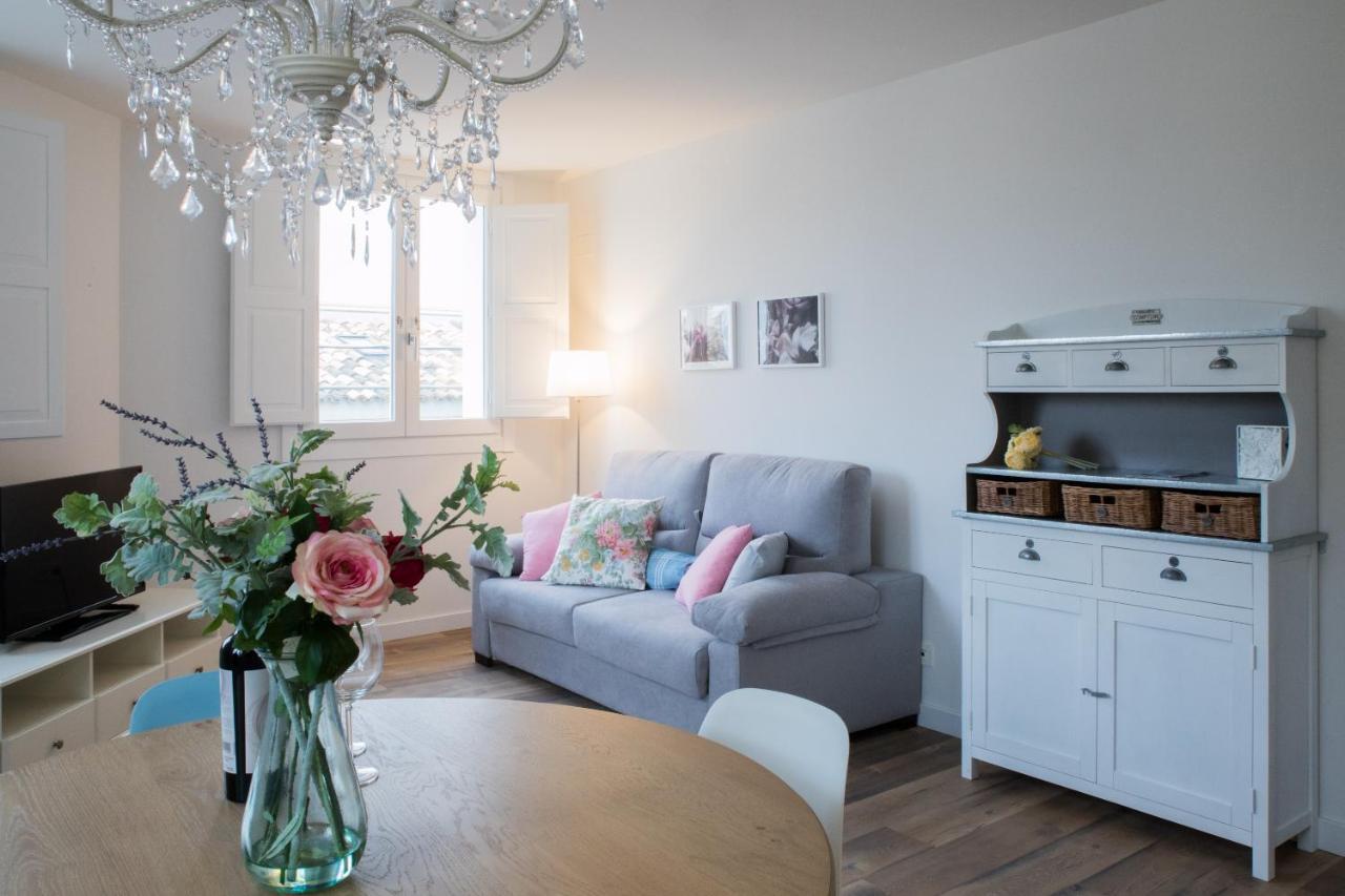 Apartamentos Almada Zaragoza Bagian luar foto