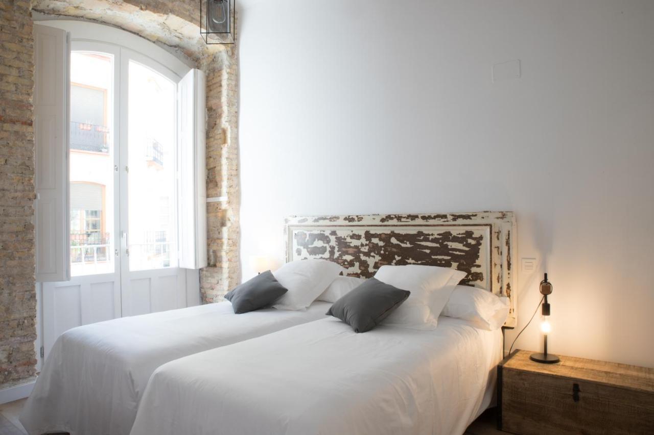 Apartamentos Almada Zaragoza Bagian luar foto