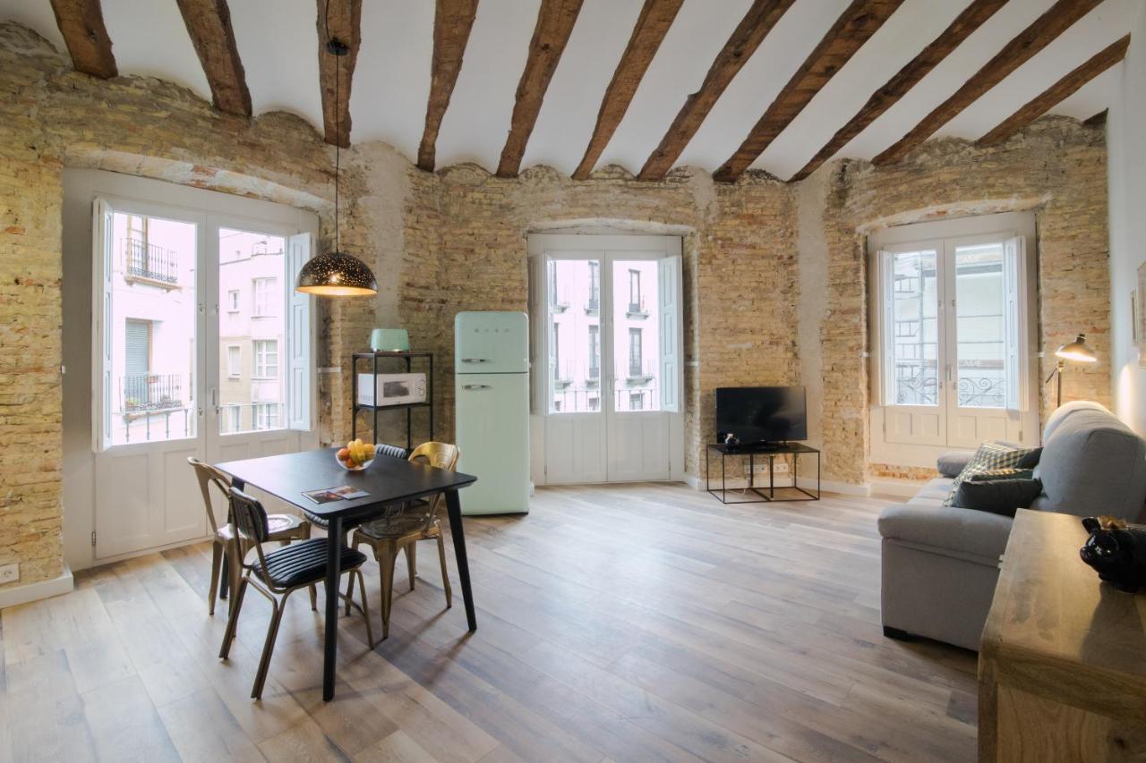 Apartamentos Almada Zaragoza Bagian luar foto